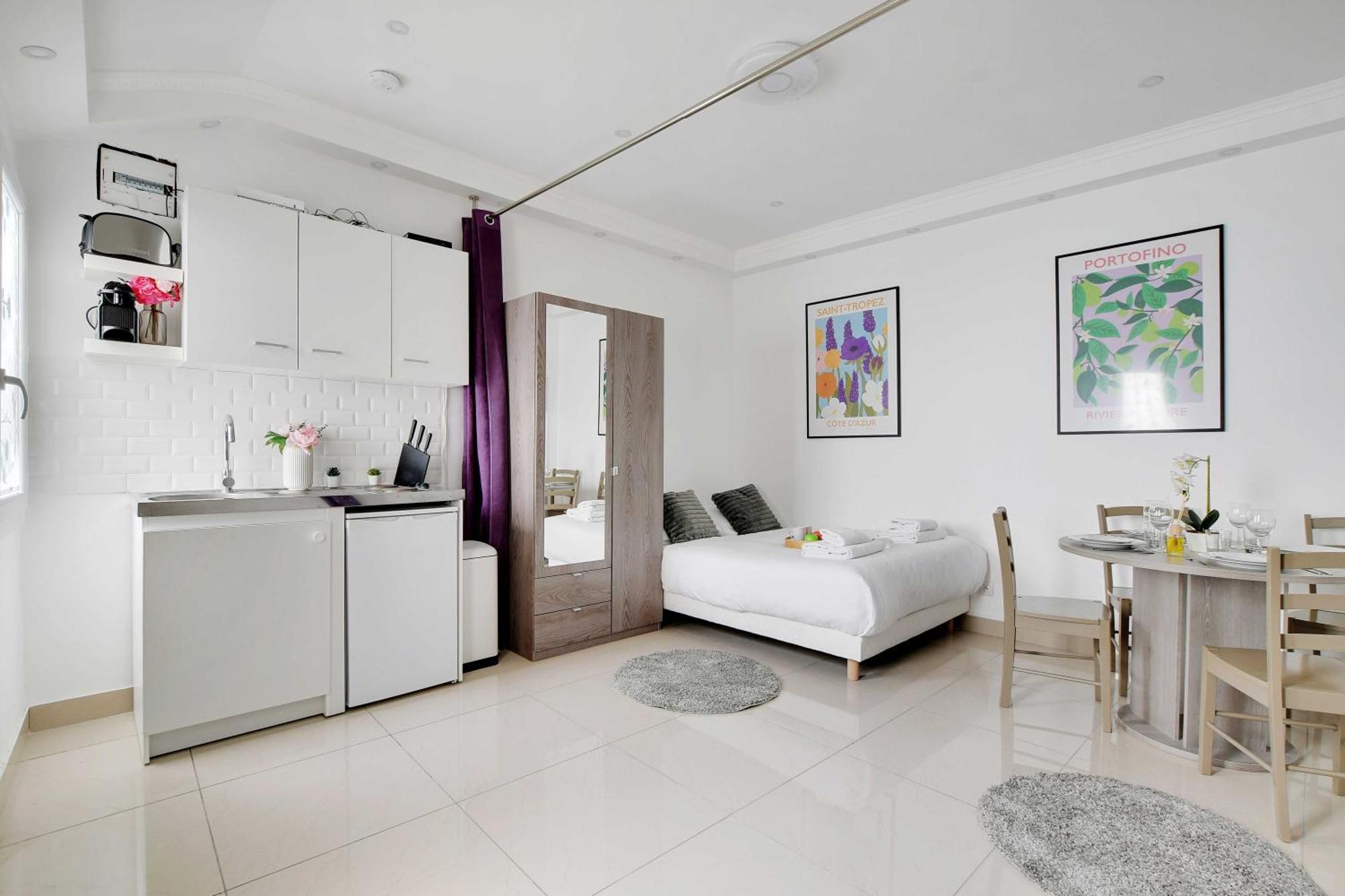 Charming For 2 - Near Voltaire & 11th Arr Town Hall,