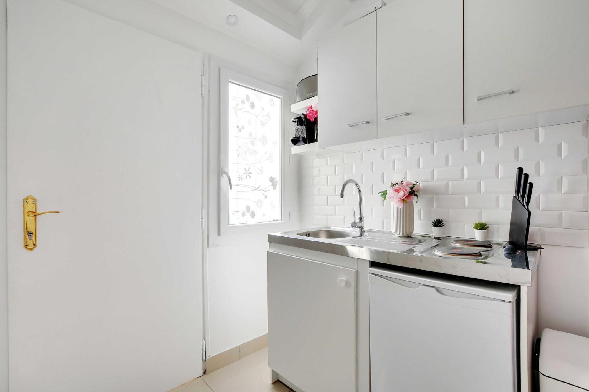 Charming For 2 - Near Voltaire & 11th Arr Town Hall, *